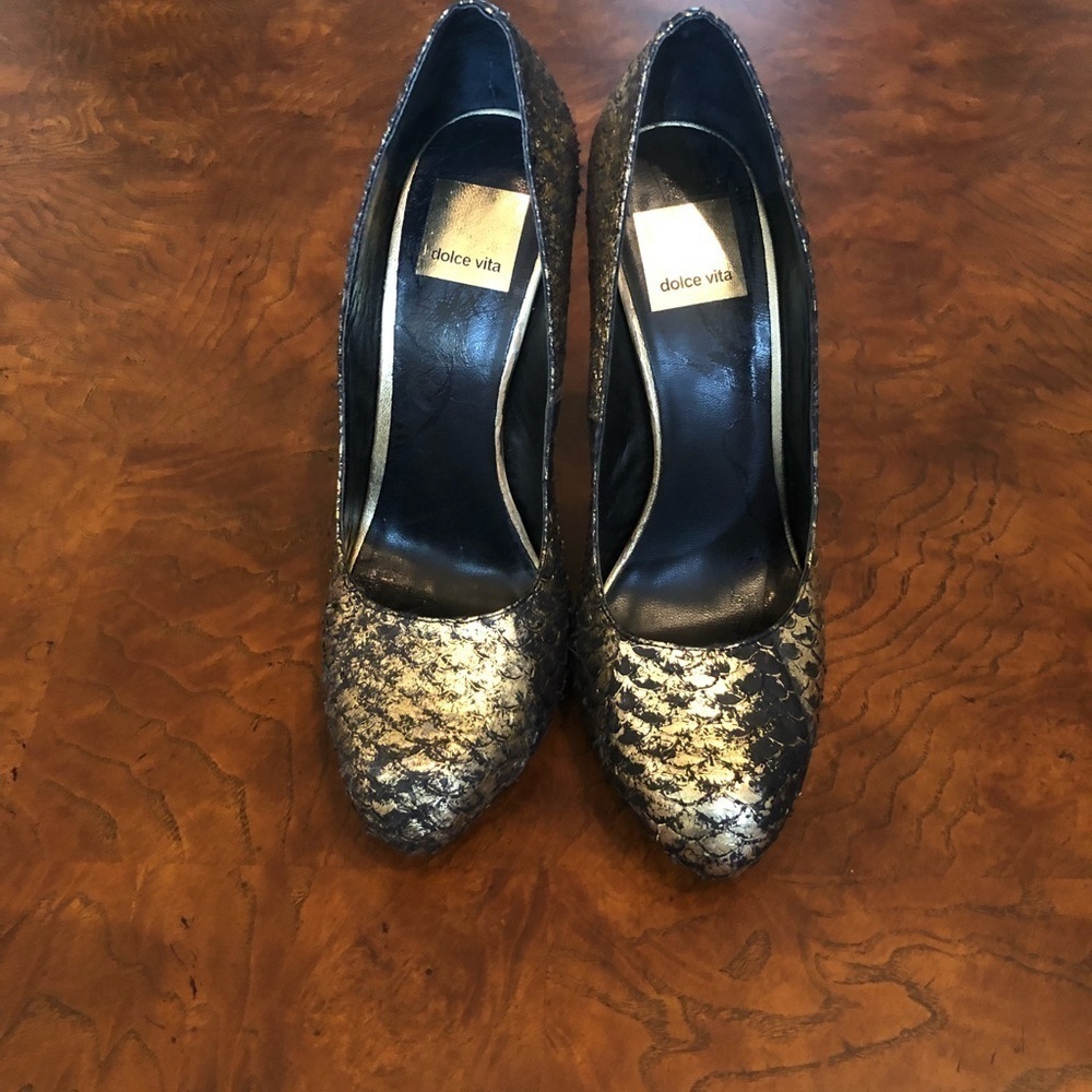 Dolce Vita Black Gold Leather Beam 2 Platform Pumps